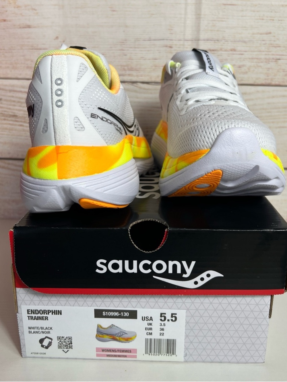Saucony Women's White & Neon Yellow Incredirun Athletic Running Shoes - Picture 4 of 10